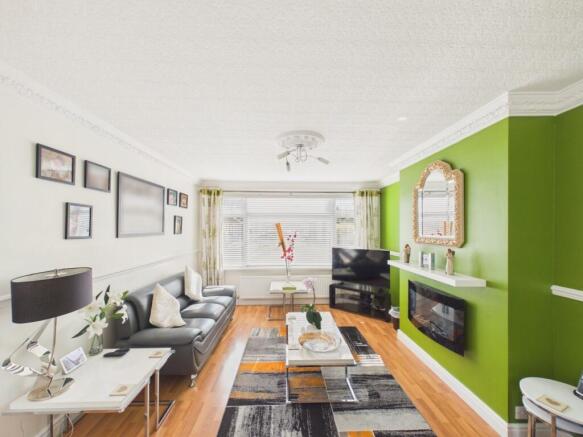 3 bed Semi-Detached for sale Image 2