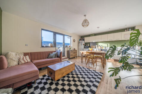 Fire Fly Avenue, Swindon, SN2