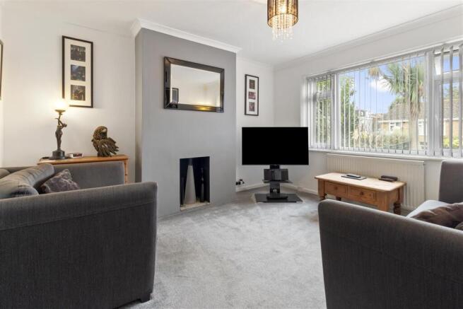 46 Quantock Road-002.JPG