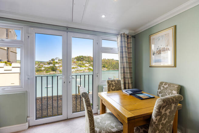 11 Dining Area Lowerdeck