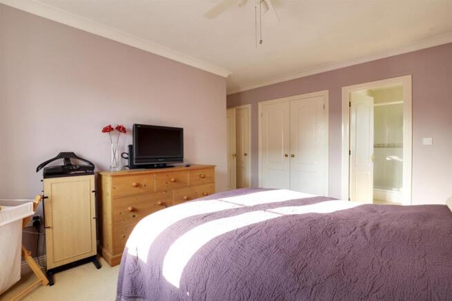 Bed1.jpg