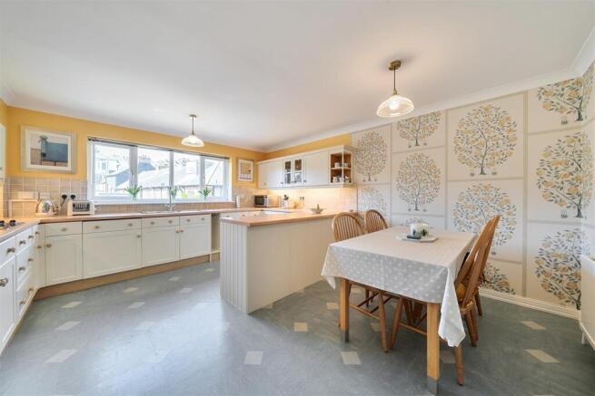 Kitchen/Breakfast Room