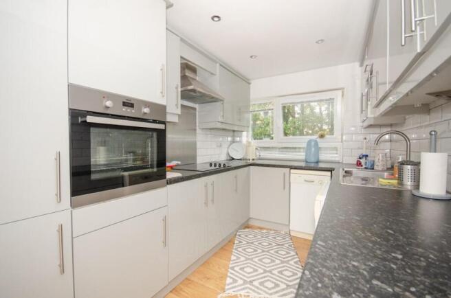 Kitchen pic 3.jpg