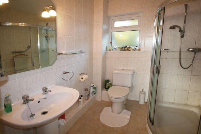 Bed 1 ensuite