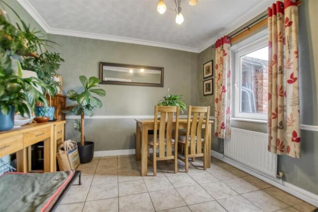 3 bed Terraced for sale Image 4