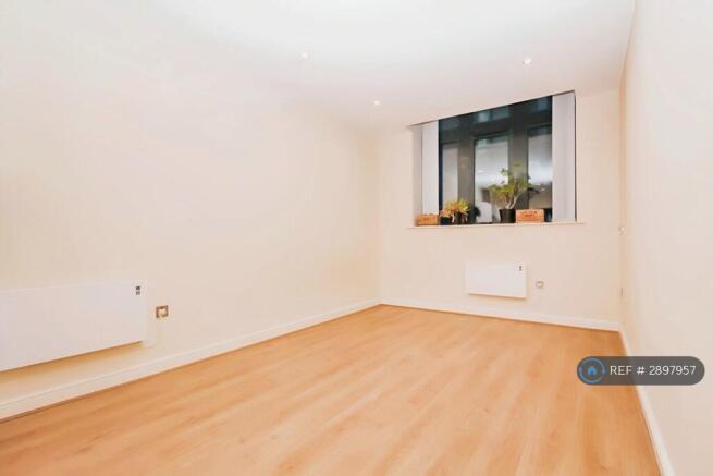 2 bed Flat to rent Image 9