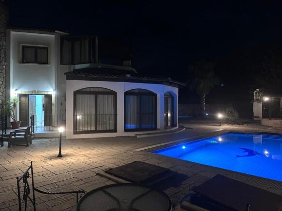 Traditional Style 3 Bedroom Villa, Private Swimming Pool, Mature Gardens, Fully Furnished, Individual title deeds and VAT Paid Image 92 3