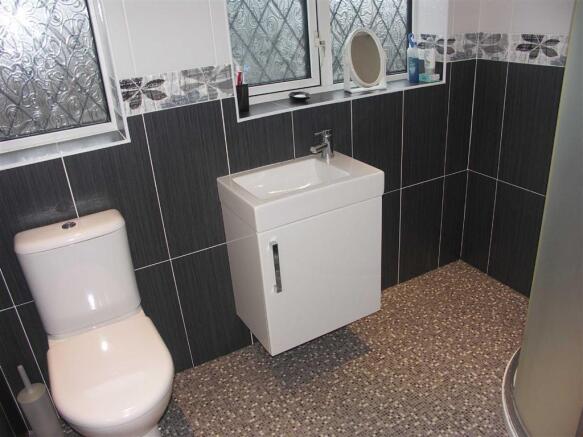 SHOWER ROOM