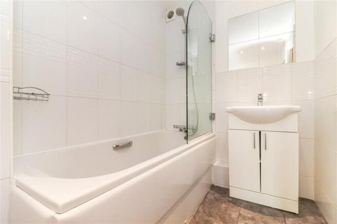 1st Floor Bathroom