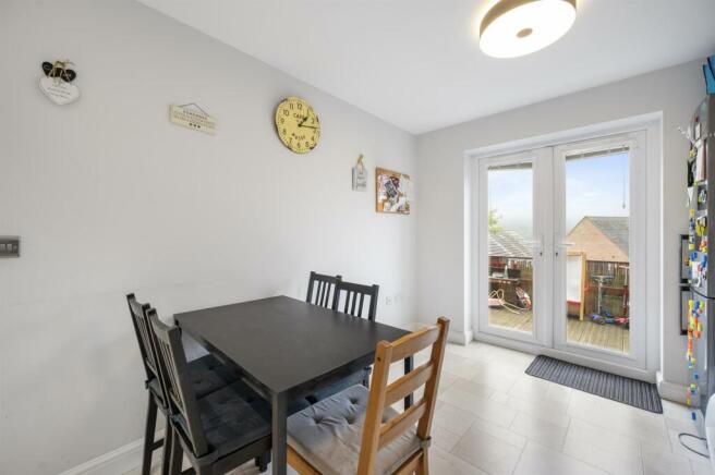 Dining area to garden.jpg