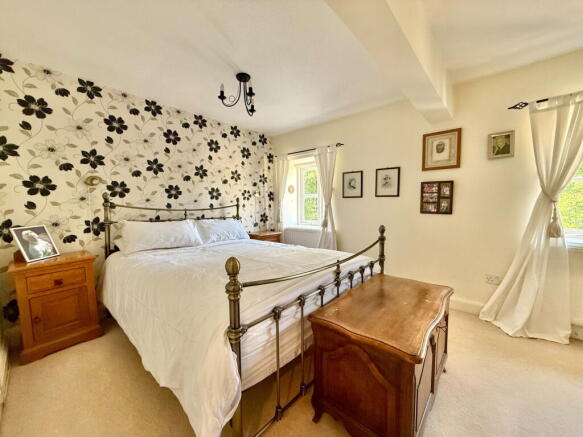 3 bed Apartment for sale Image 12