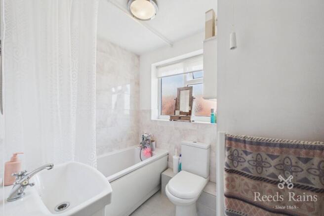 1 bed House for sale Image 5