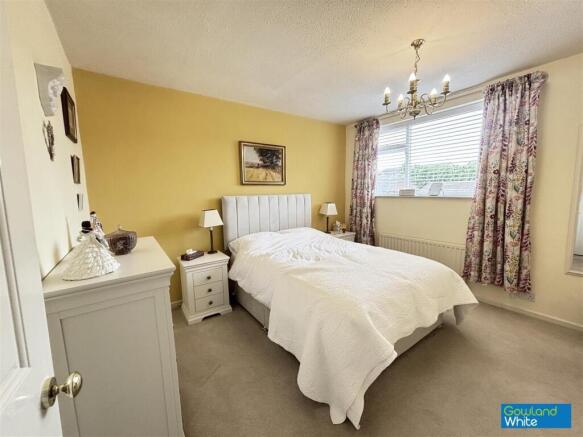 4 bed Detached for sale Image 11
