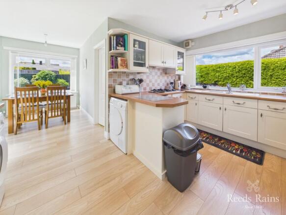 3 bed Bungalow for sale Image 6