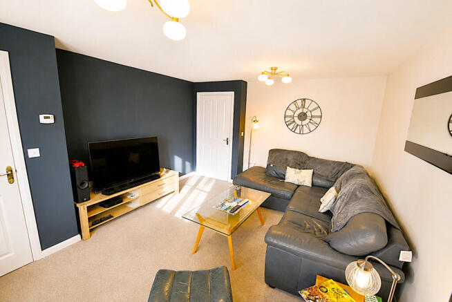3 bed Semi-Detached for sale Image 4