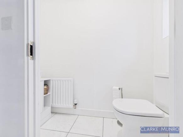 4 bed Detached for sale Image 11