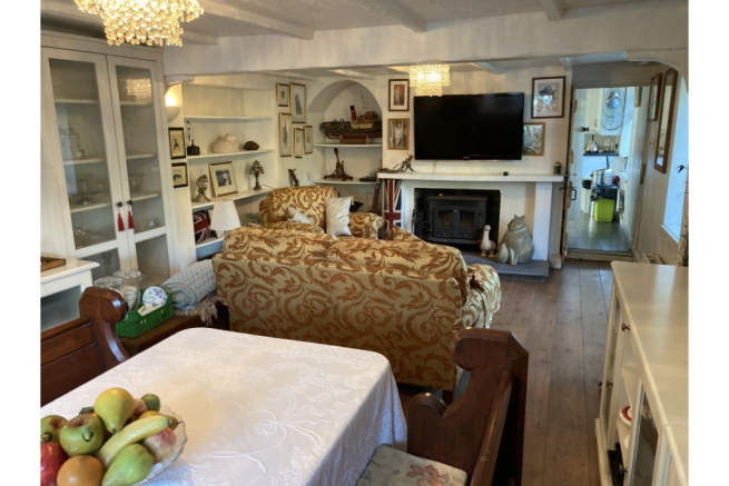 Lounge/Dining Room