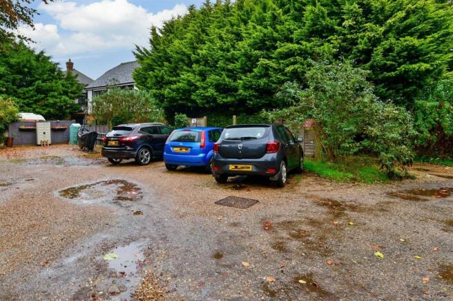 Driveway/Parking