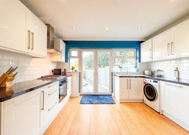 KITCHEN DINER