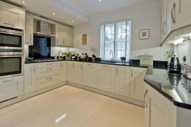 Kitchen Image 2