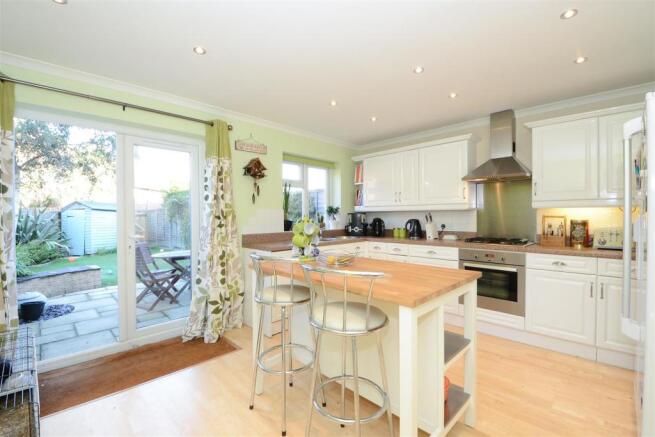 62 Shaw Drive kitchen.jpg
