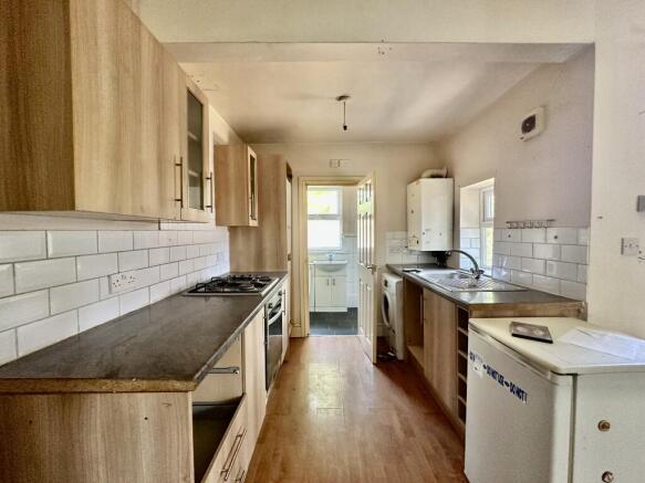 2 bed Flat for sale Image 3