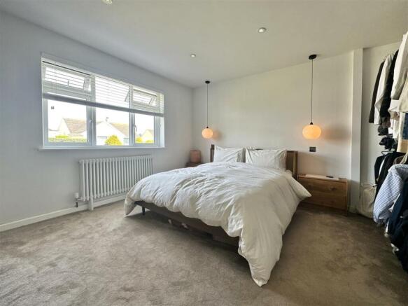 Bedroom_1.jpg