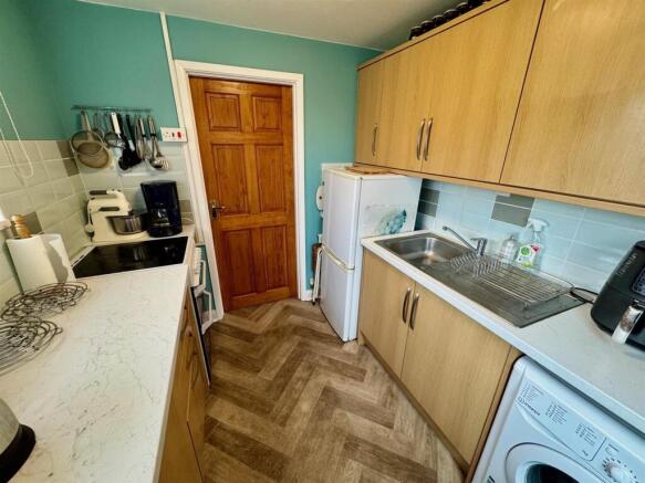 2 bed Semi-Detached Bungalow for sale Image 8