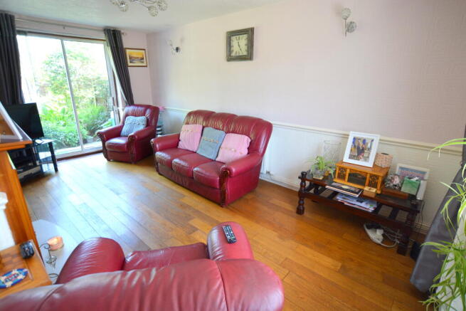 Acacia Avenue, Denton, M34, Tameside, Manchester photo 4