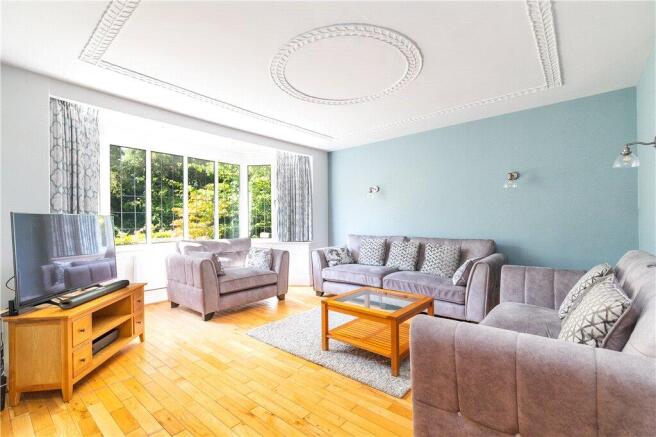 6 bed Detached for sale Image 6