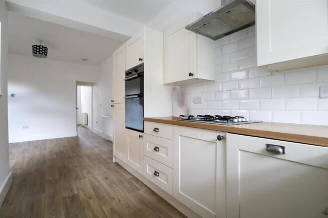 Kitchen (2).jpg