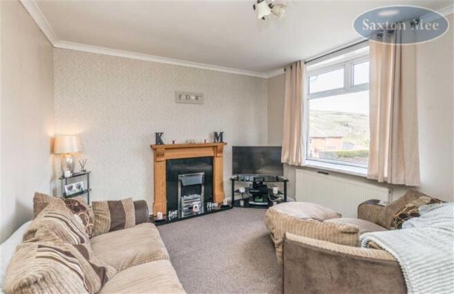 WELL PROPORTIONED LOUNGE