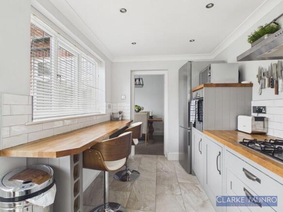 3 bed Semi-Detached for sale Image 8
