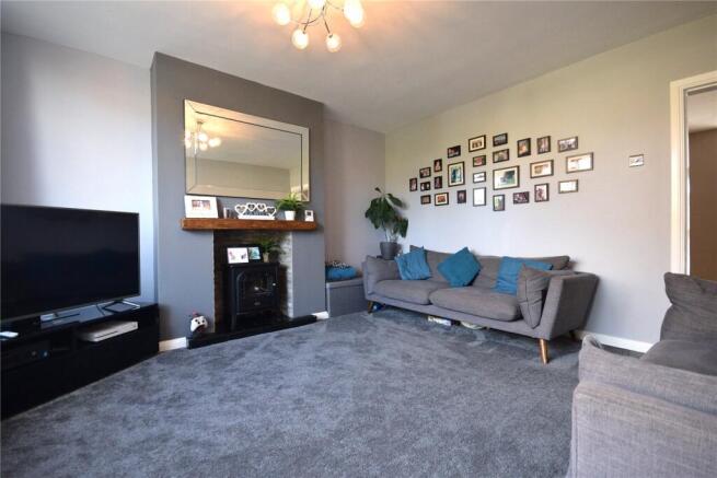 3 bed Semi-Detached to rent Image 9