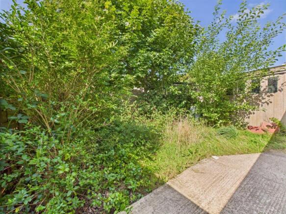 2 bed Semi-Detached Bungalow for sale Image 9