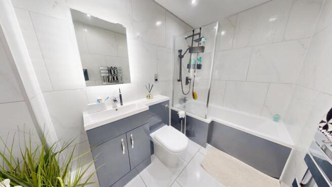 4 bed Semi-Detached for sale Image 12