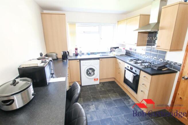 FITTED KITCHEN / BREAKFAST ROOM