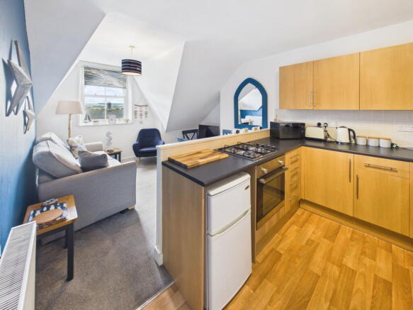 2 bed Flat for sale Image 4