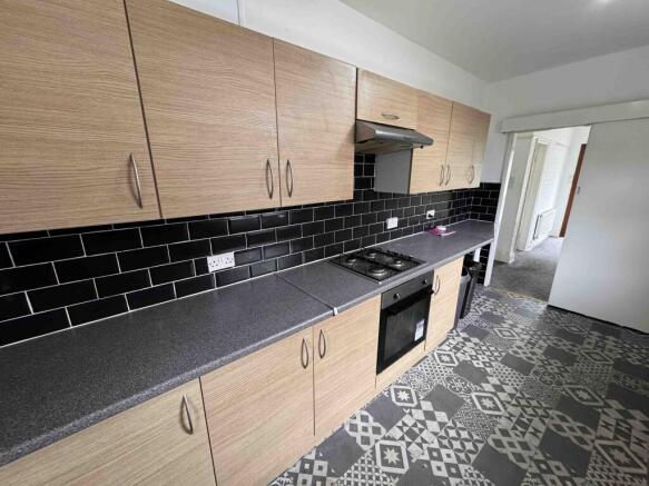 4 bed Semi-Detached to rent Image 6