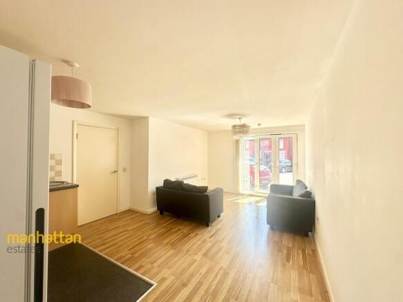 LOUNGE / KITCHEN