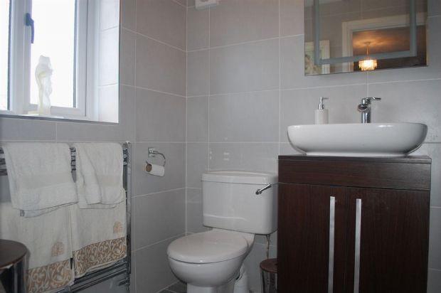 ENSUITE SHOWER ROOM