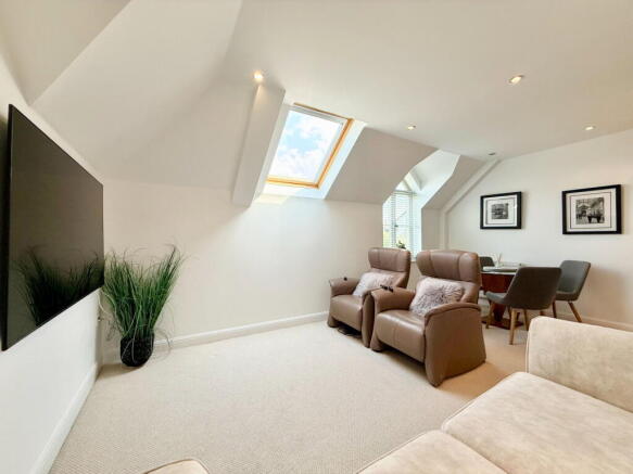 2 bed Apartment for sale Image 6