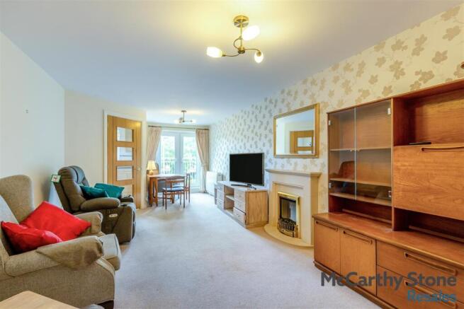 8694348-interior03.jpg