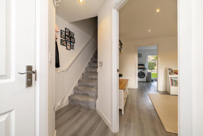 Lancaster Way, Whitnash, Leamington Spa, CV31 2BF photo 3
