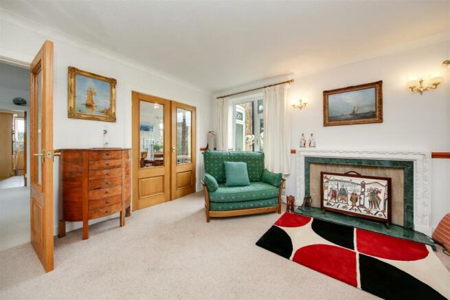 Living Room5.jpg