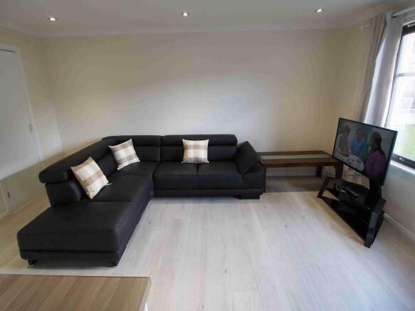 kingswe;;s - lounge