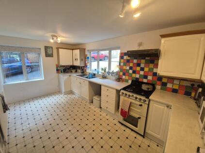 3 bedroom semi-detached house for sale in Gold Hill, Shaftesbury