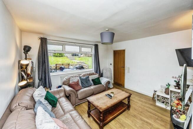 Kershaw Crescent, Luddendenfoot, HALIFAX – pohled 4