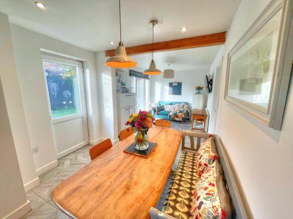 Dining to family area