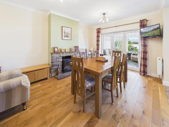 Holywell Crescent, Abergavenny, NP7 photo 4